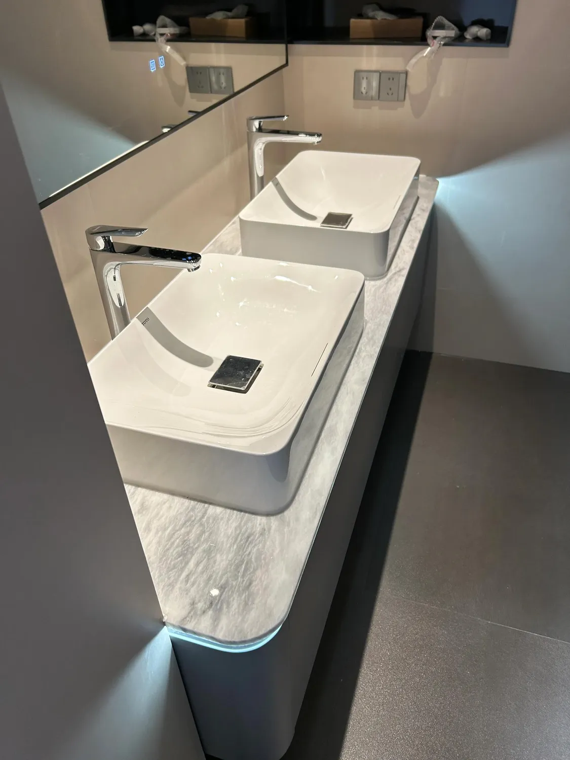 Statuario Marble Shower Walls