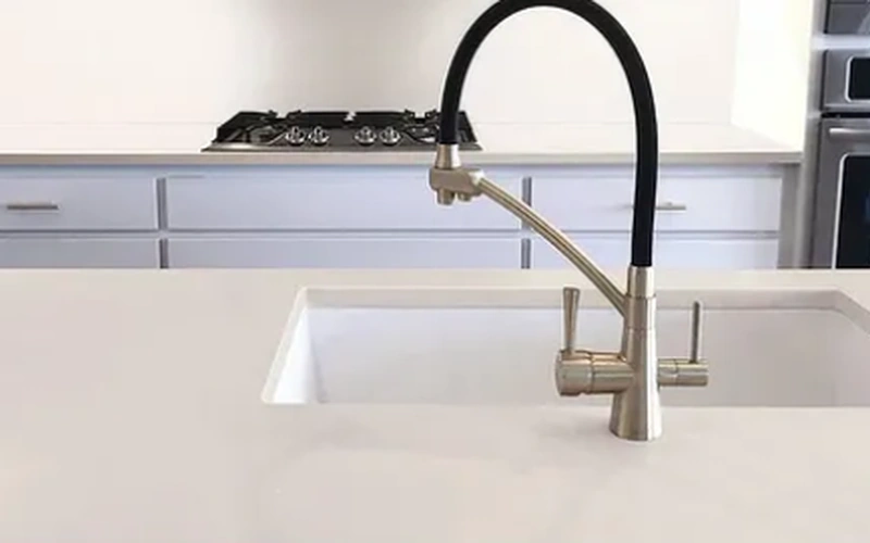 Low Silica White Quartz Slab Kitchen Countertop