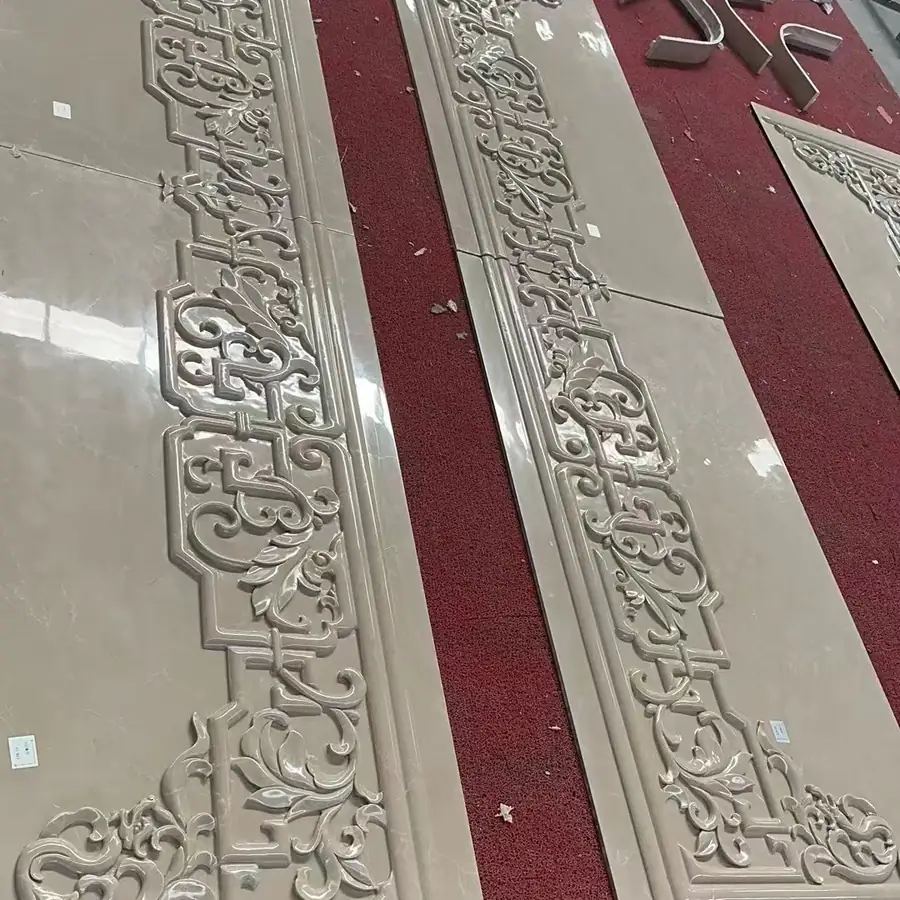 线条檐口门套