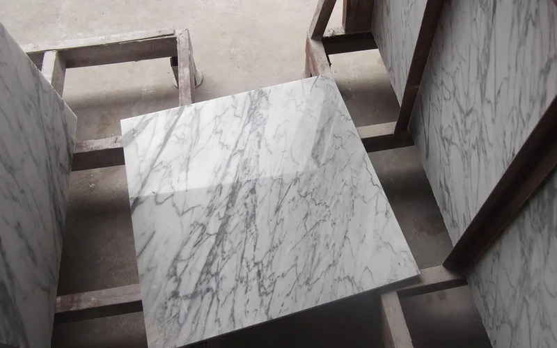 Natural Calacatta Marble Slabs for Interior Design